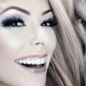 Meet your Posher, Claire